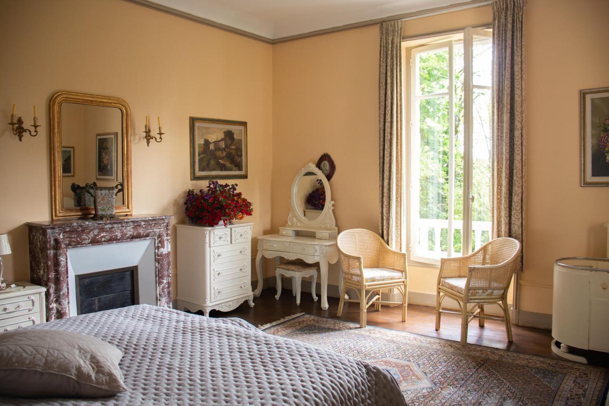 Le Pavillon De St Agnan Hotel Hautefort Exterior photo
