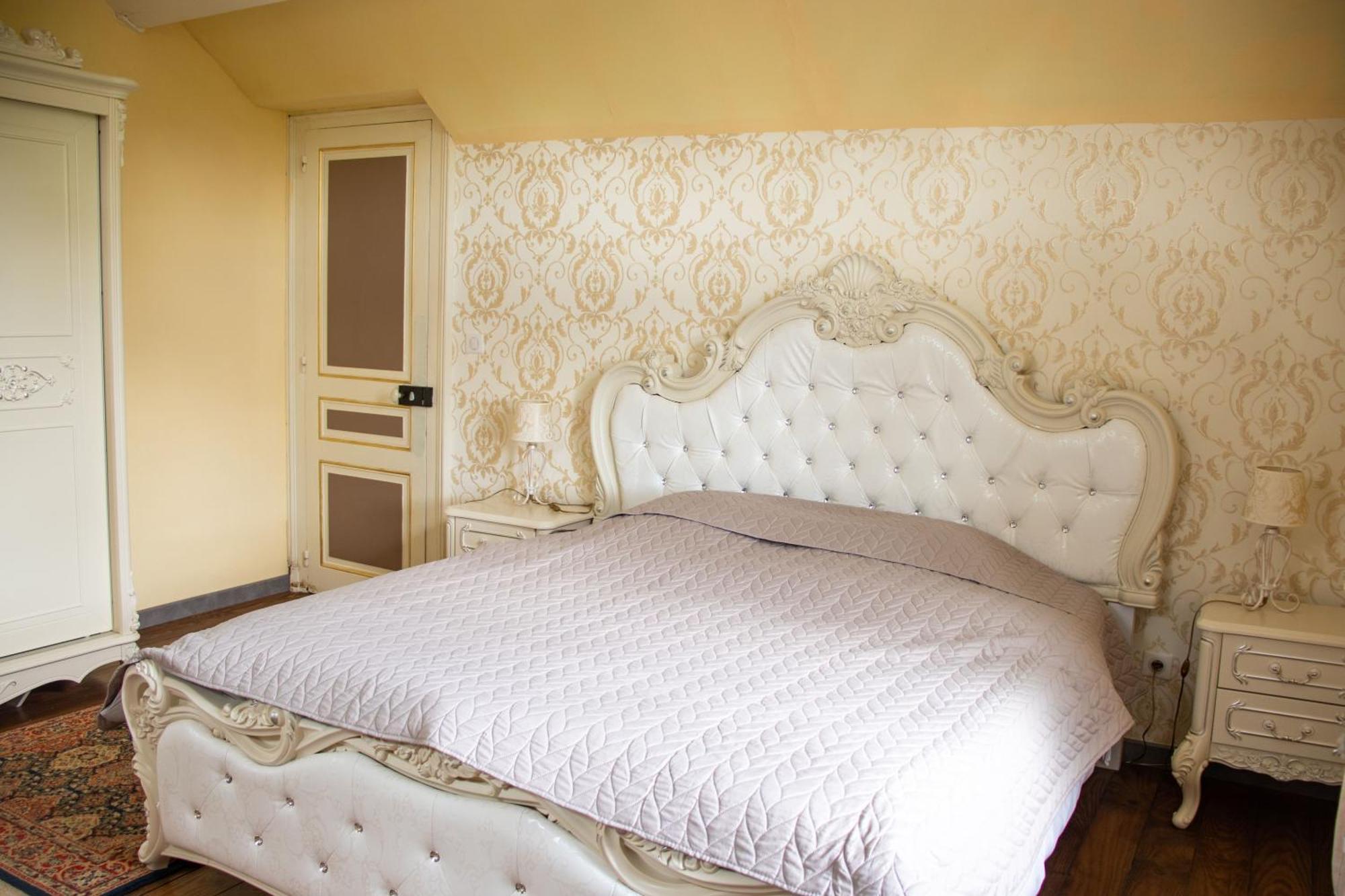 Le Pavillon De St Agnan Hotel Hautefort Exterior photo
